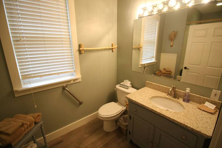 Room 40 of 165