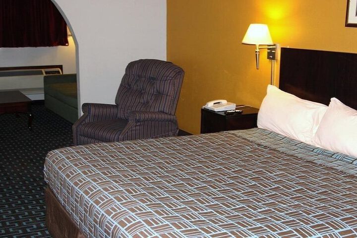 Express Inn & Suites