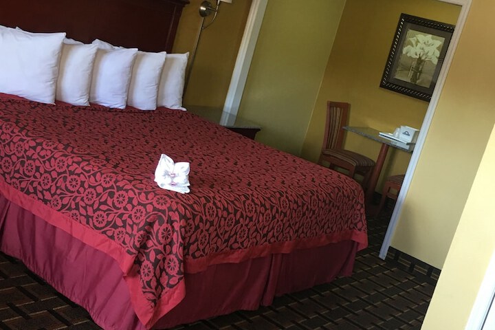 Room 26 of 35