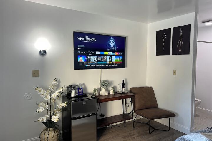 Room 11 of 33