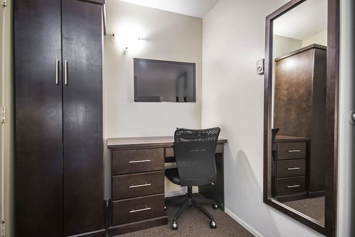 Room 37 of 43