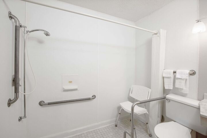 Room 8 of 15