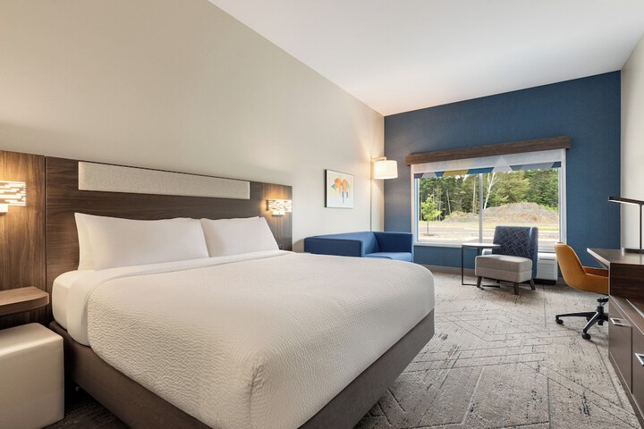 Holiday Inn Express and Suites Rhinelander by IHG