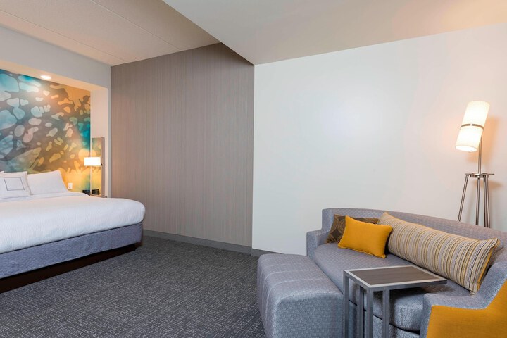 Room 25 of 51