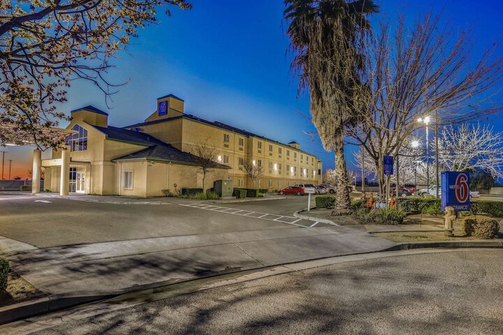 Hotel 2 of 48