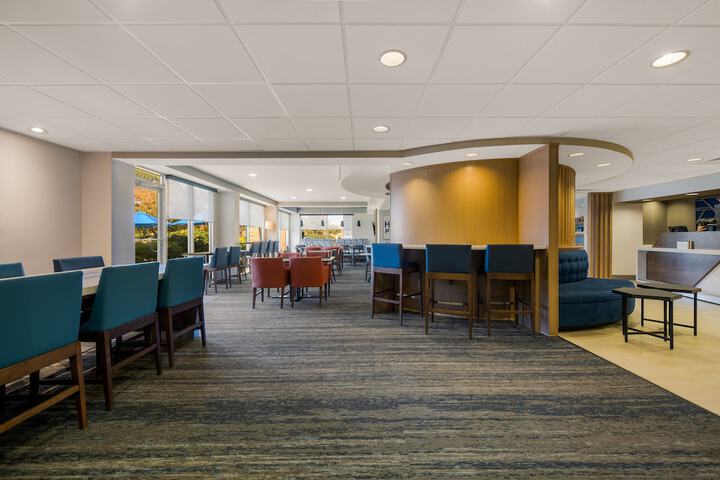 Holiday Inn Express Hampton - Coliseum Central by IHG
