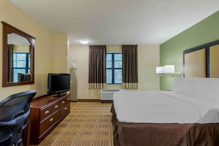 Room 16 of 22