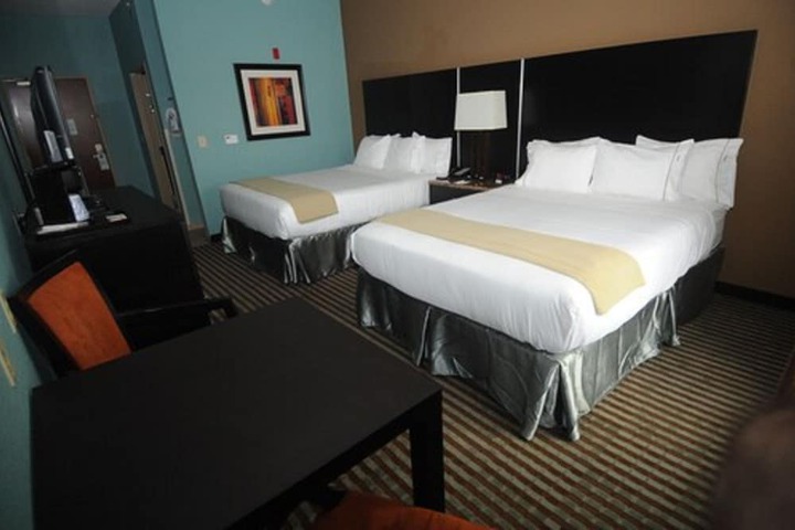 Room 5 of 24