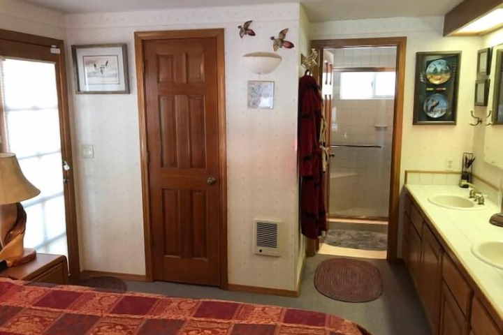 Room 11 of 22