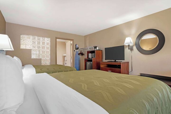 Quality Inn Brookhaven