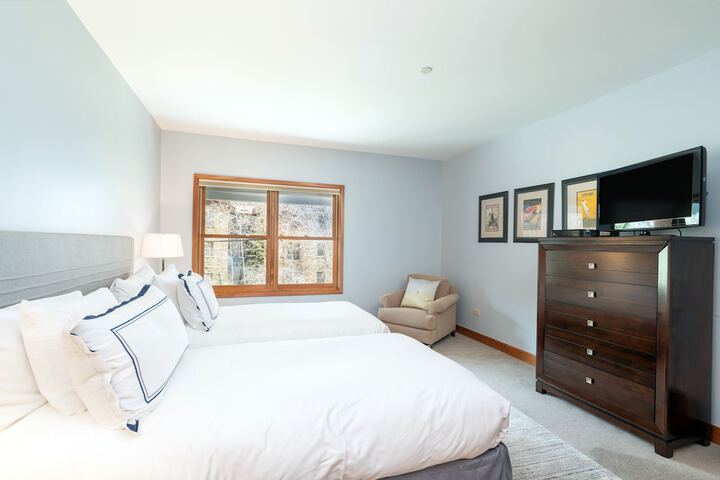 Element 52 Auberge Collection
