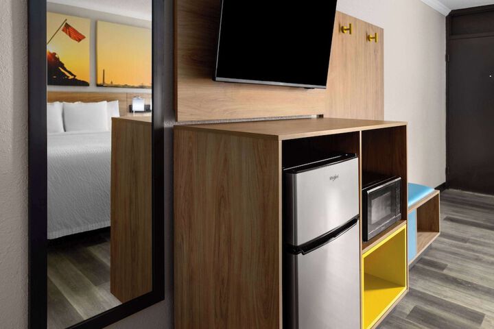 Days Inn by Wyndham Hinesville Near Fort Stewart
