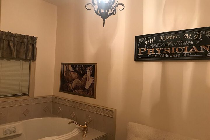 Room 25 of 31