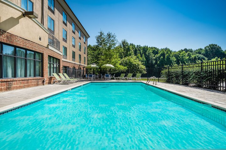 Pool 6 of 44