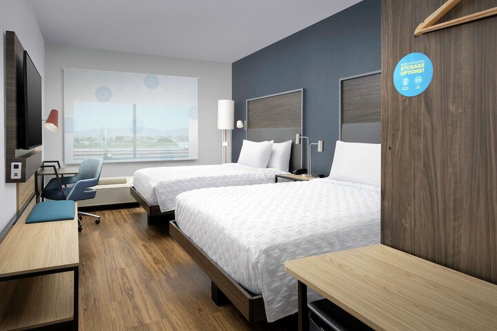 Room 17 of 27
