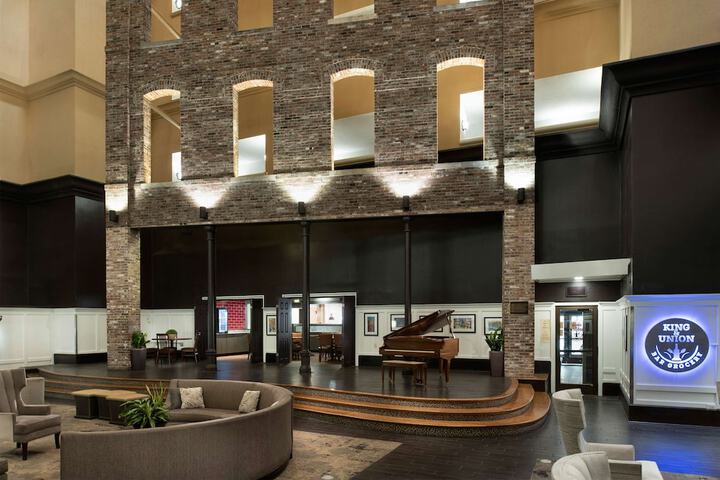 Hotel Interior 4 of 32