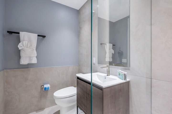 Global Luxury Suites at the Arches