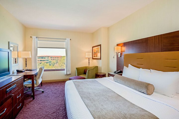Room 9 of 42