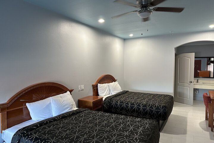 Room 18 of 33