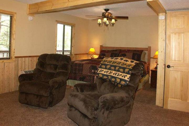 Upper Canyon Inn & Cabins