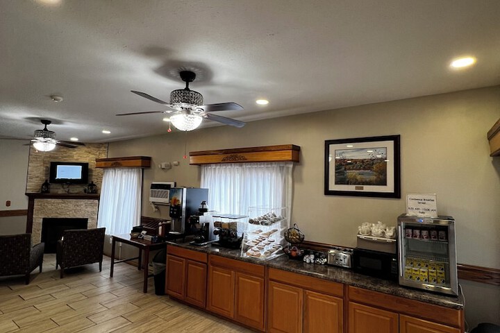 Travelodge by Wyndham Ishpeming / Marquette
