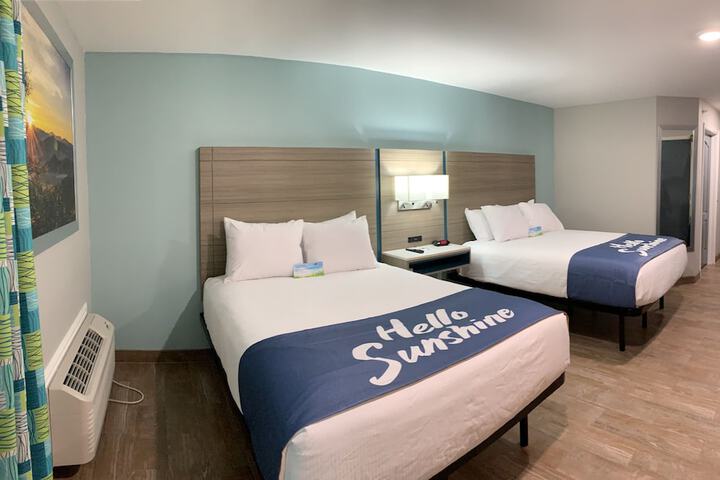 Room 8 of 18