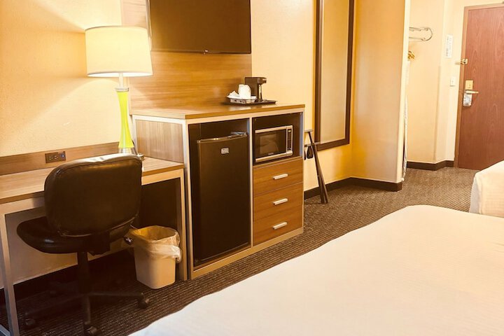 Room 13 of 25