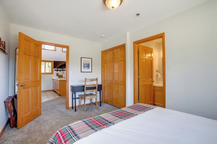 Steps to Grand Lake: the Innlet Condo!