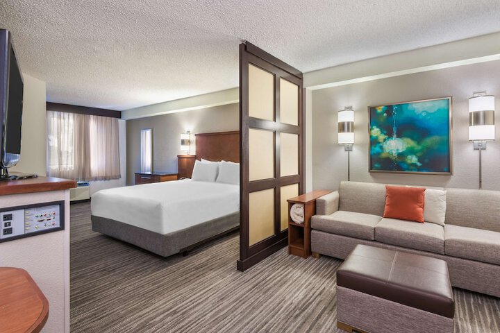 Room 7 of 28