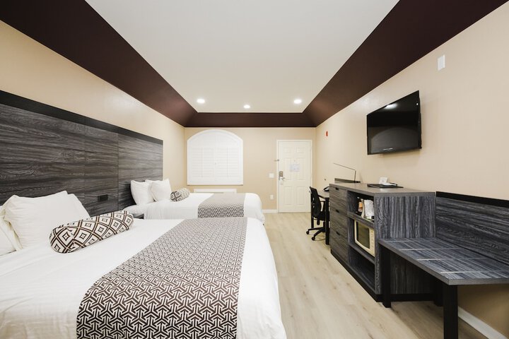 Room 40 of 85