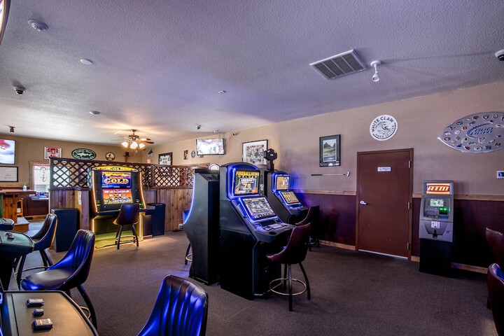 Sportsmans Lodge