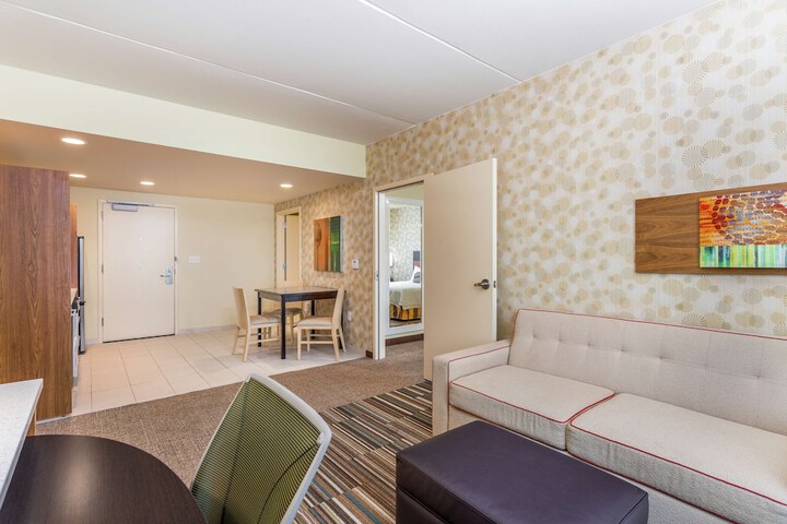 Room 32 of 59