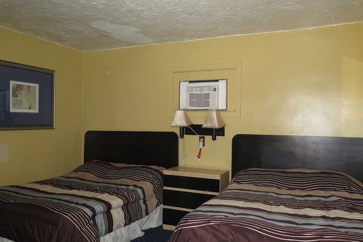 Pillow Talk Motel