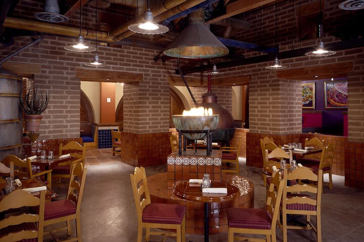 Dining 24 of 32