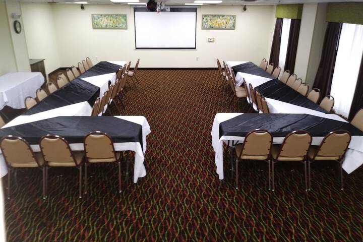 Ballroom/Hall 43 of 45