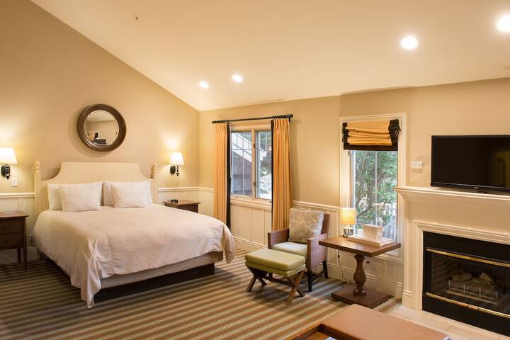 Lighthouse Lodge & Cottages