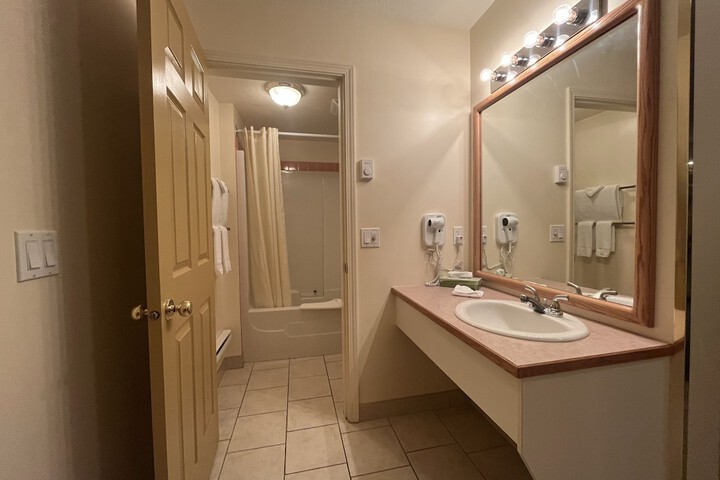 Room 35 of 48