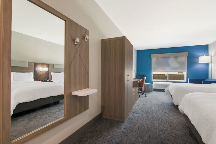 Holiday Inn Express & Suites Springdale Fayetteville Area by IHG