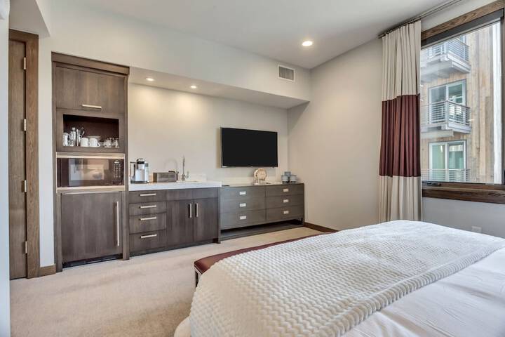 Room 152 of 306