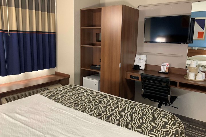 Room 7 of 19