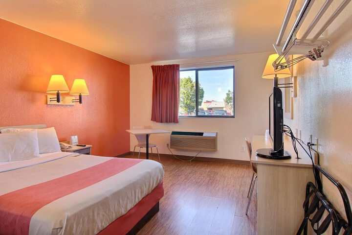 Room 44 of 52