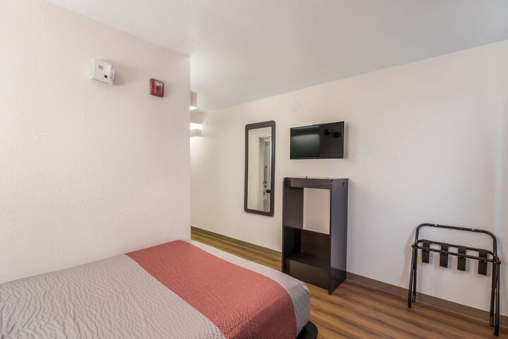Room 34 of 52