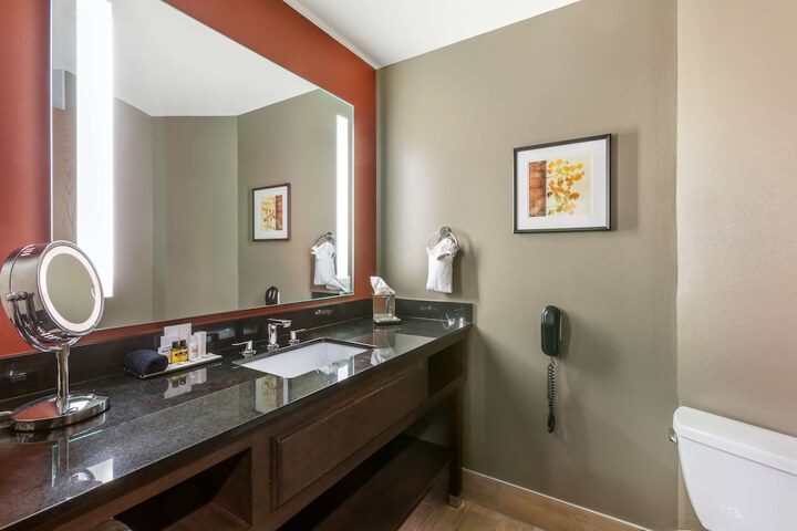 Best Western Premier Ivy Inn & Suites
