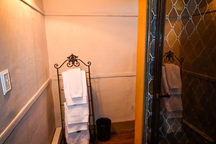 Heavitree of Griswold B & B