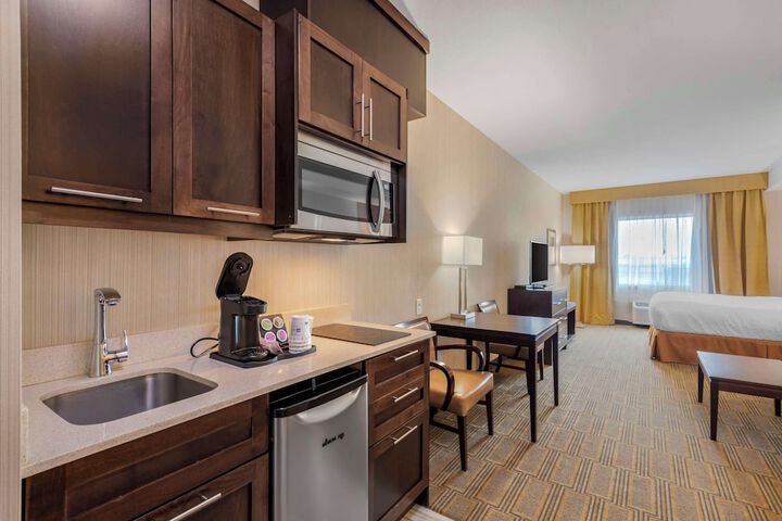Best Western Plus Chateau Fort St. John