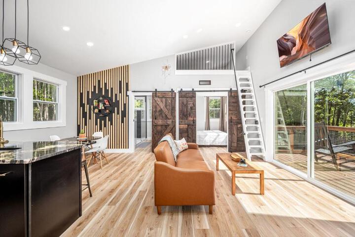 NEW Beehive Tree House Retreat