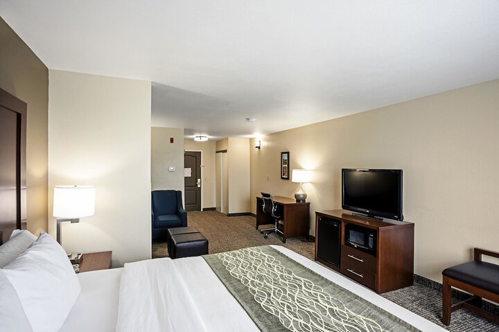 Room 15 of 33
