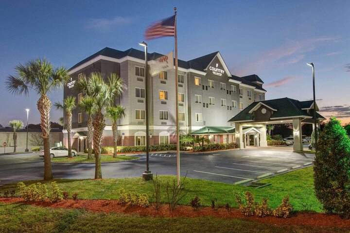 Country Inn & Suites by Radisson St. Petersburg - Clearwater, FL