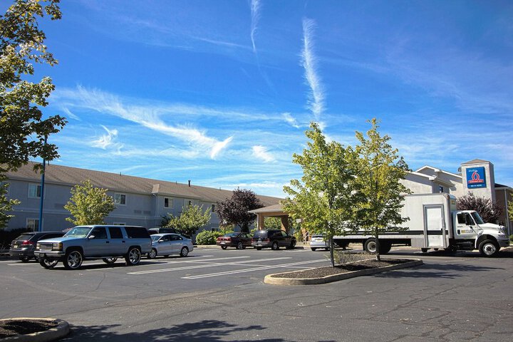 Motel 6 East Brunswick NJ