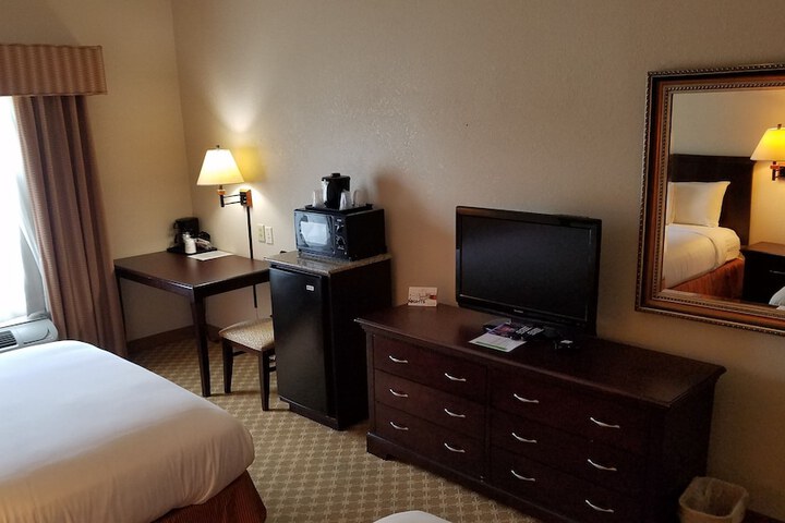 Room 32 of 67